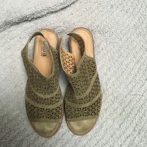 Olive Green Patterned Open-toe Sandals